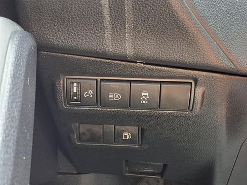 Used 2023 Toyota Corolla Cross AWD Hybrid image 22