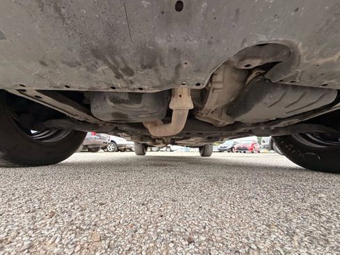 Used 2018 Toyota RAV4 LE image 10