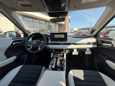 New 2026 Mitsubishi Outlander SE AWD/4WD image 20