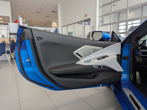 New 2026 Chevrolet Corvette Stingray Preferred Conv w/ 2LT image 3