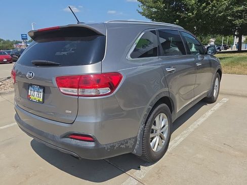 Used 2016 Kia Sorento FWD image 5