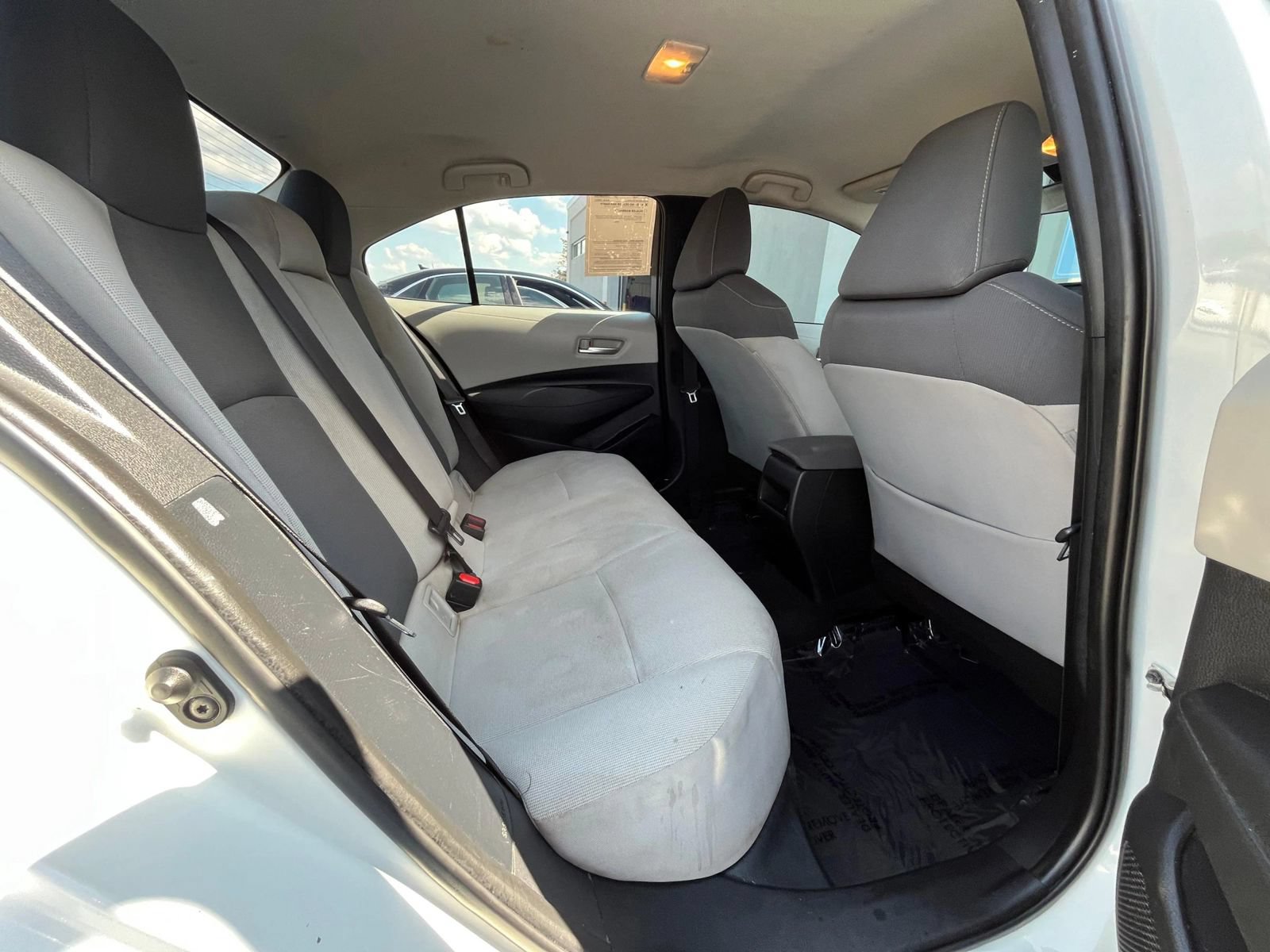 Used 2021 Toyota Corolla LE FWD image 31