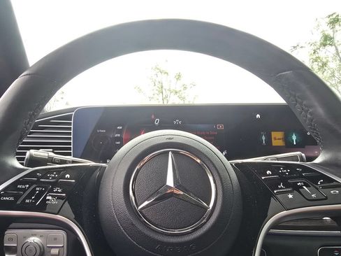 Certified 2024 Mercedes-Benz GLS 450 4MATIC image 31