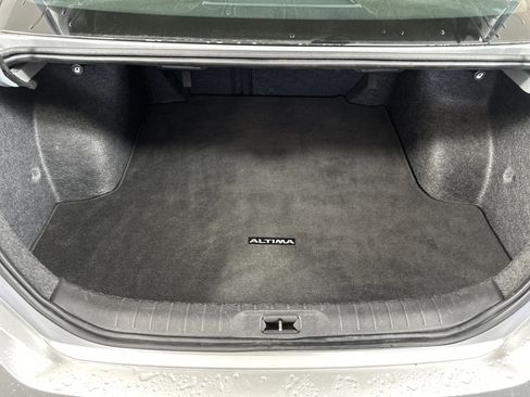Used 2024 Nissan Altima 2.5 SV image 14