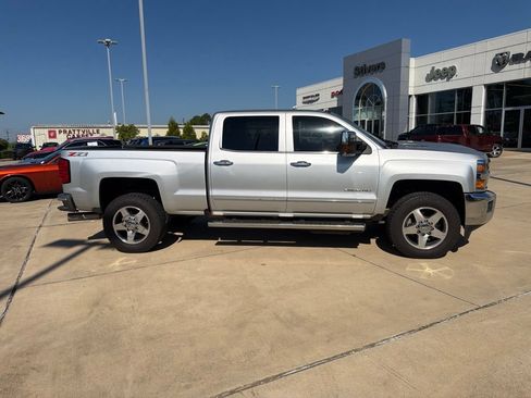 Used 2018 Chevrolet Silverado 2500 LTZ w/ Duramax Plus Package AWD/4WD image 18