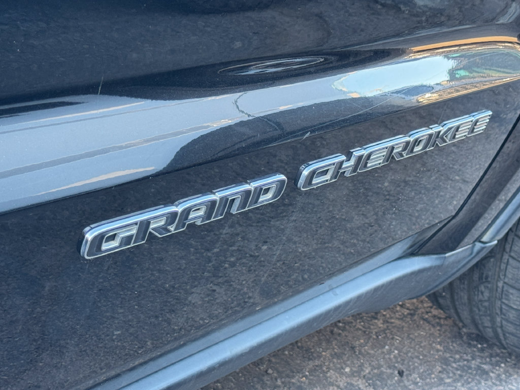 Used 2017 Jeep Grand Cherokee Limited RWD image 9