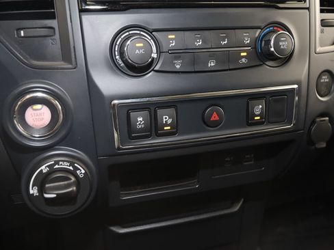 Used 2023 Nissan Titan SV w/ Accessory Utility Package image 30