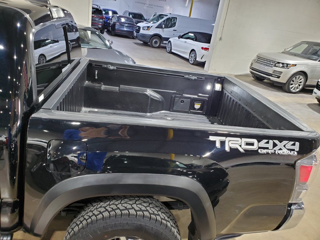 Used 2022 Toyota Tacoma TRD Off-Road AWD/4WD image 36