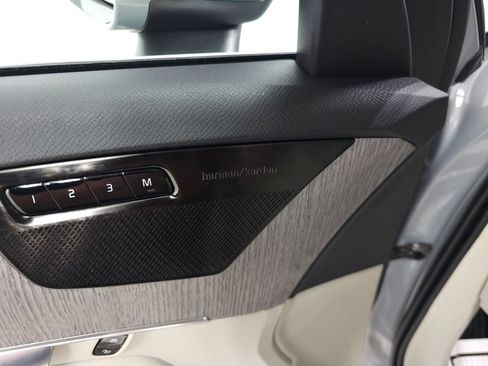 Certified 2024 Volvo XC90 T8 Plus AWD/4WD image 16