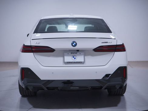 New 2026 BMW i5 eDrive40 w/ M Sport Package image 5