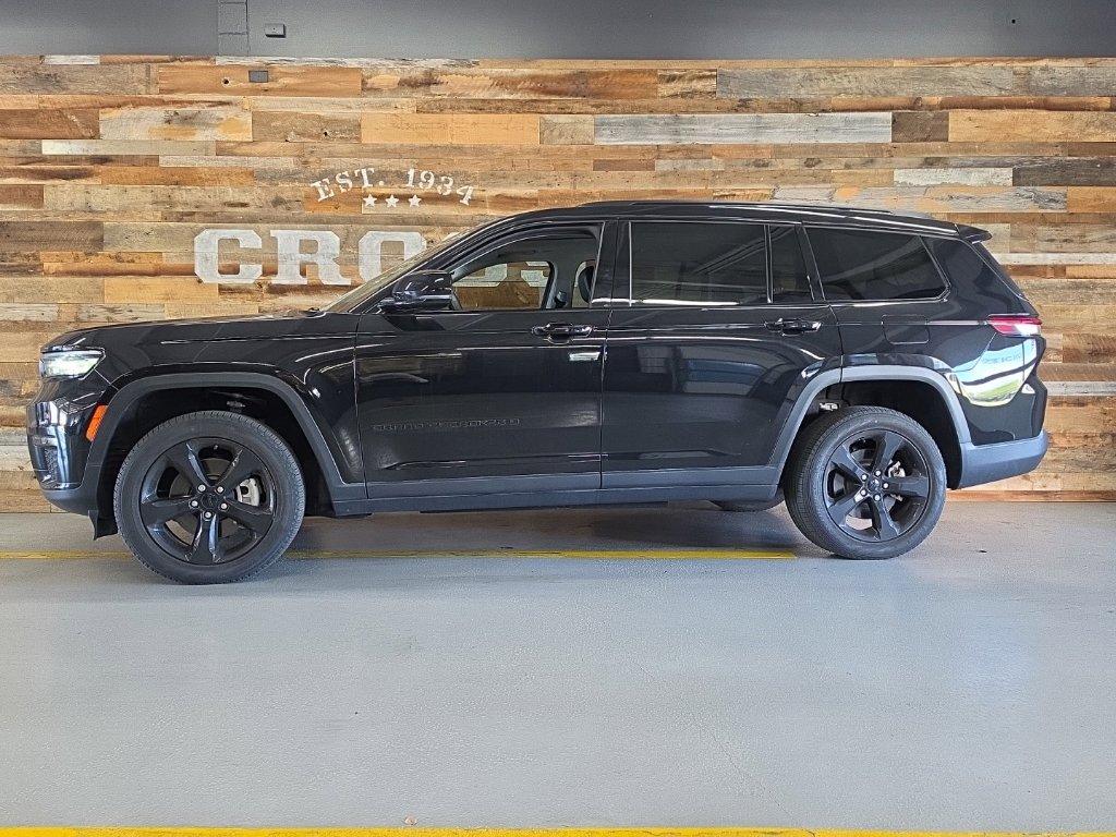 Used 2022 Jeep Grand Cherokee L Limited w/ Black Appearance Package AWD/4WD image 20