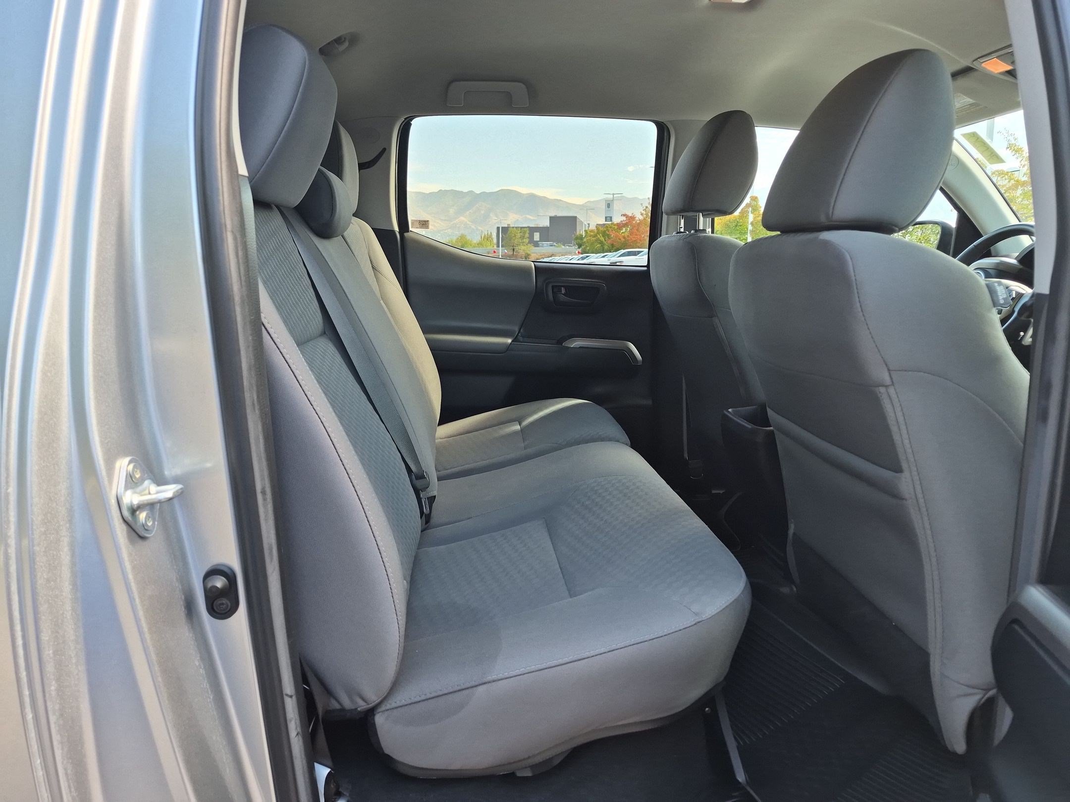 Used 2022 Toyota Tacoma SR5 w/ Technology Package AWD/4WD image 27