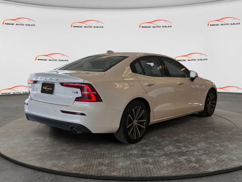 Used 2021 Volvo S60 T6 Momentum image 8