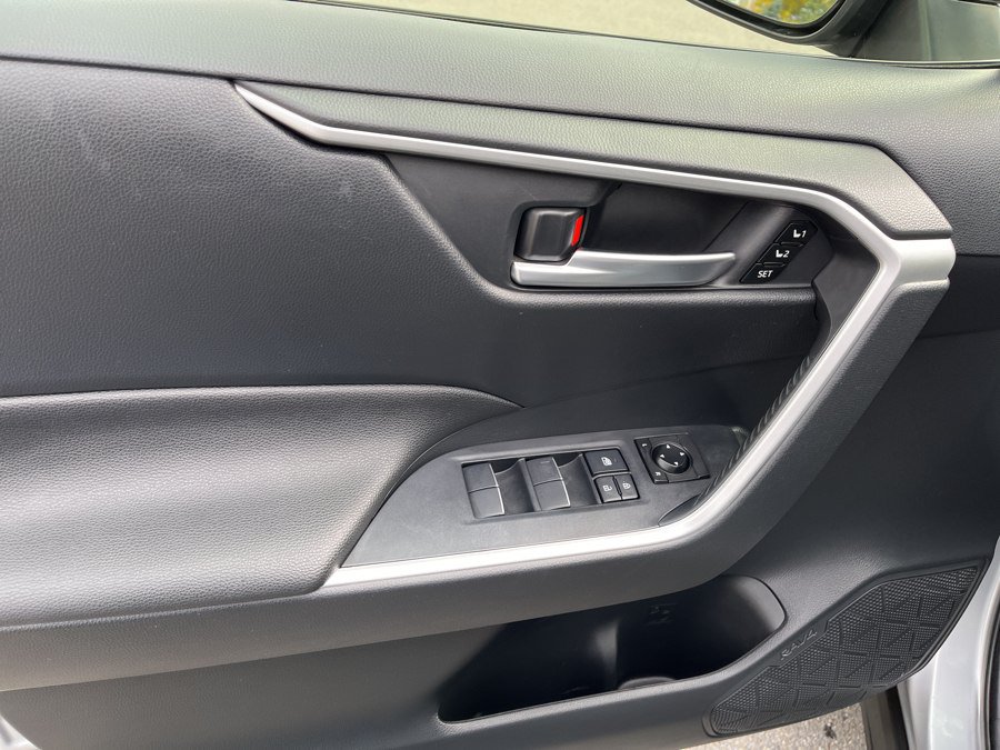 Used 2020 Toyota RAV4 XLE Premium AWD/4WD image 11