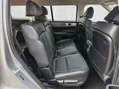 Used 2025 Hyundai Santa Fe SEL FWD image 25