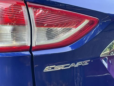 Used 2016 Ford Escape Titanium FWD image 34