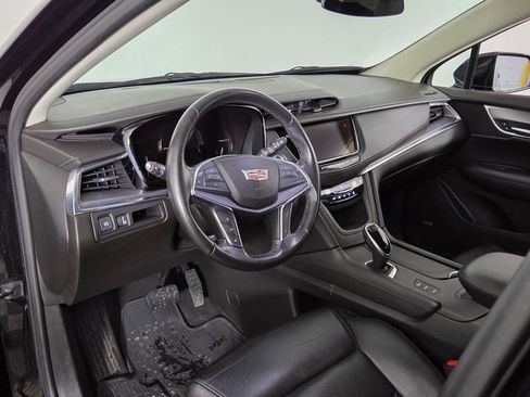 Used 2018 Cadillac XT5 Luxury w/ Driver Awareness Package image 16