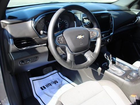 Used 2024 Chevrolet Traverse LT image 12