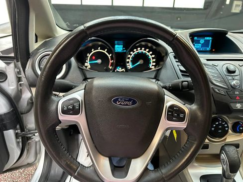 Used 2014 Ford Fiesta SE FWD image 10