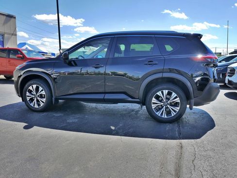 Used 2023 Nissan Rogue SV w/ SV Premium B Package image 4