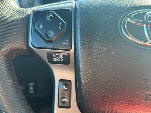 Used 2022 Toyota Tacoma TRD Sport image 19