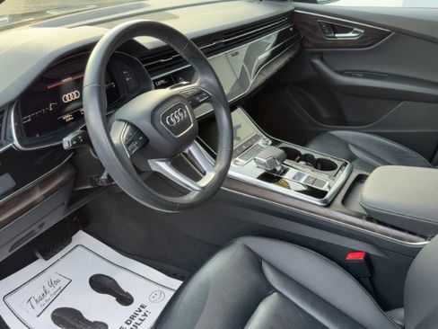 Used 2021 Audi Q8 Premium w/ Black Optic Package image 9