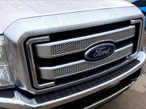 Used 2015 Ford F250 Platinum w/ FX4 Off-Road Package image 29