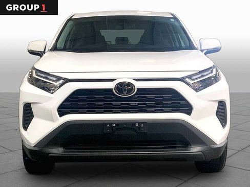 Used 2023 Toyota RAV4 LE AWD/4WD image 4