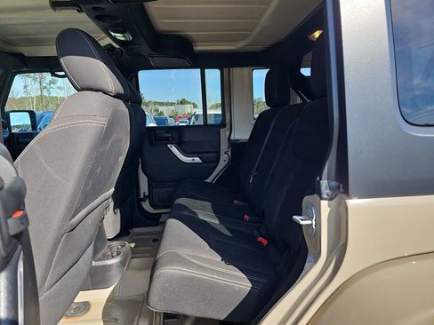 Used 2016 Jeep Wrangler Unlimited Sahara image 20