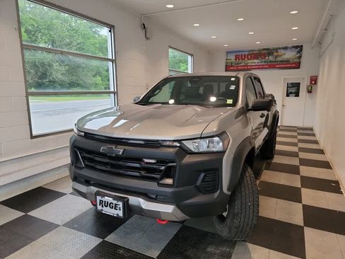 Used 2024 Chevrolet Colorado Trail Boss AWD/4WD image 2