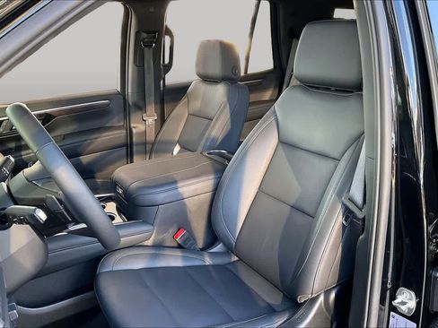 Used 2025 Chevrolet Tahoe Z71 w/ Comfort Package AWD/4WD image 9