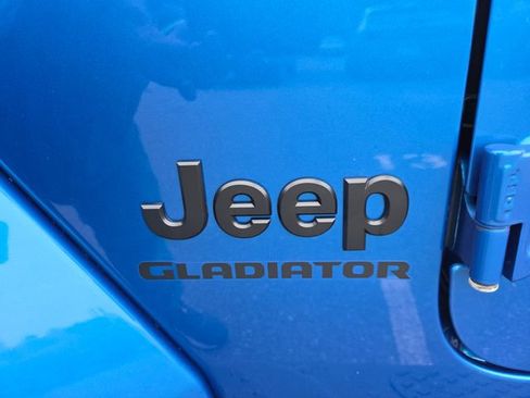 Used 2021 Jeep Gladiator Sport AWD/4WD image 26