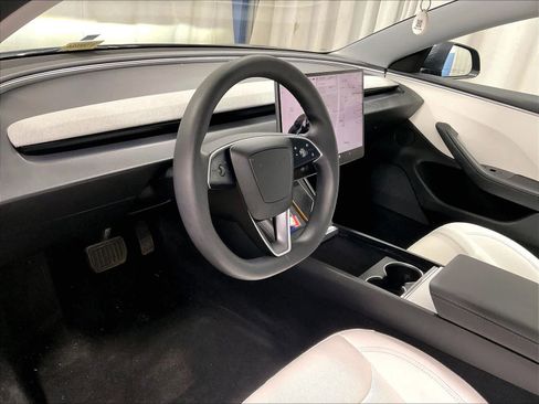 Used 2025 Tesla Model 3 Long Range image 8