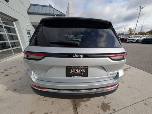 New 2025 Jeep Grand Cherokee Limited image 10