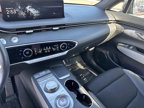 Used 2025 Genesis GV70 3.5T Sport image 24