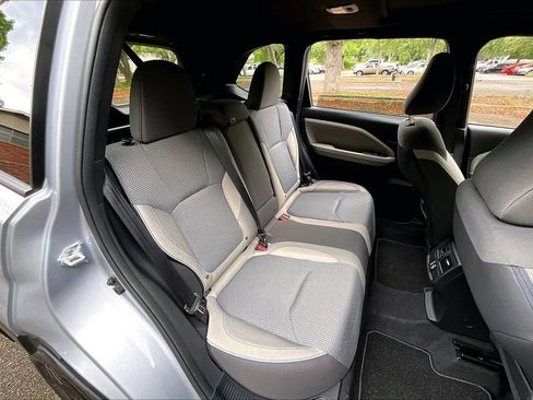 Used 2025 Subaru Forester Premium AWD/4WD image 21