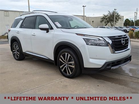 Used 2025 Nissan Pathfinder Platinum w/ Cargo Package image 2