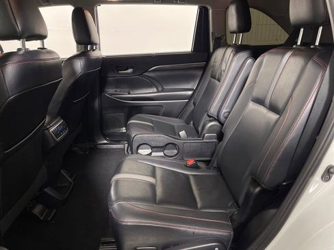 Certified 2019 Toyota Highlander FWD V6 image 13