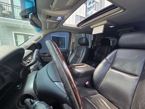 Used 2013 GMC Yukon XL Denali RWD image 43