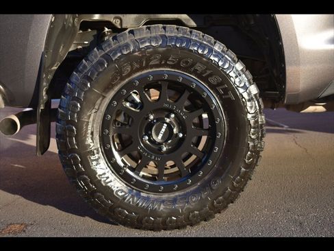 Used 2016 Toyota Tundra SR5 w/ SR5 Upgrade Package image 39