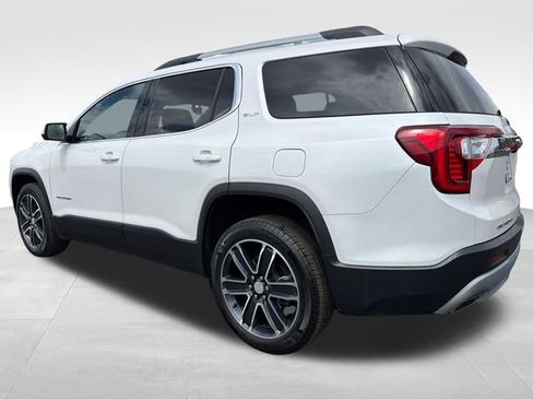 Used 2023 GMC Acadia SLT w/ Technology Package AWD/4WD image 3