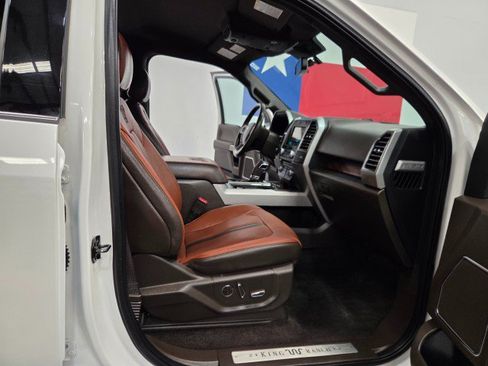 Used 2018 Ford F150 King Ranch w/ Equipment Group 601A Luxury AWD/4WD image 8