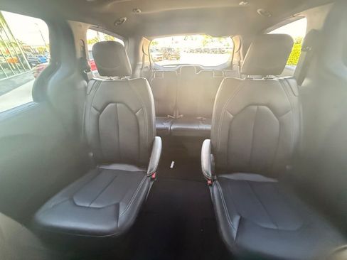New 2026 Chrysler Pacifica Select image 29