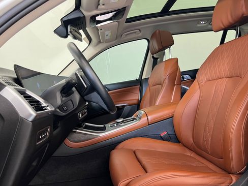 Used 2025 BMW X7 xDrive40i image 5