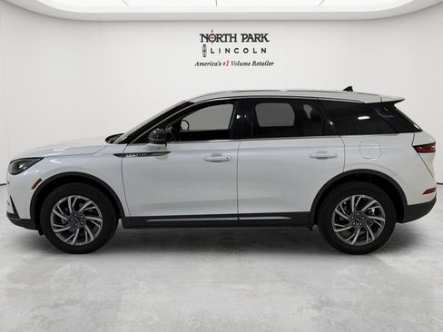 Used 2023 Lincoln Corsair FWD w/ Equipment Group 101A image 2
