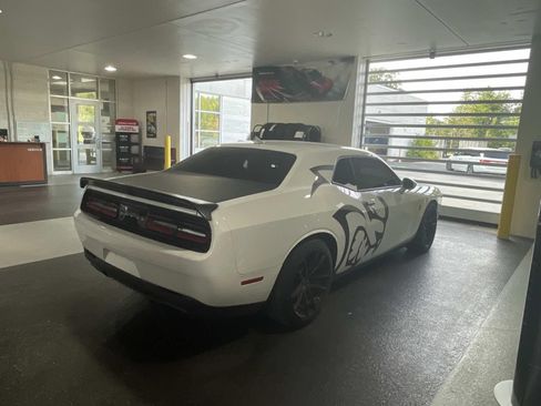 Used 2023 Dodge Challenger SRT Hellcat RWD image 9