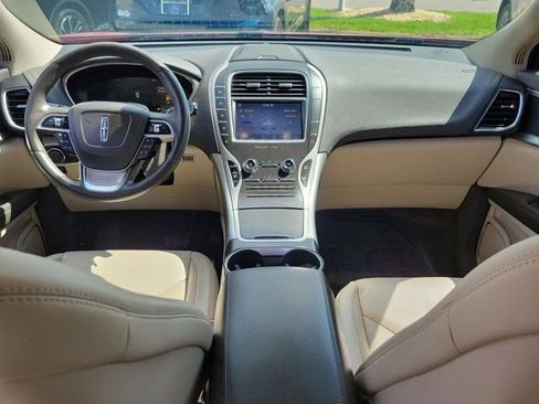 Certified 2020 Lincoln Nautilus Standard w/ Equipment Group 101A image 20