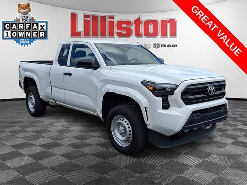 Used 2025 Toyota Tacoma SR RWD image 3