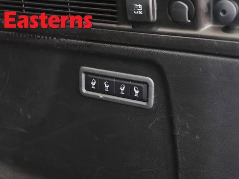 Used 2024 Jeep Wagoneer L Series II RWD image 25
