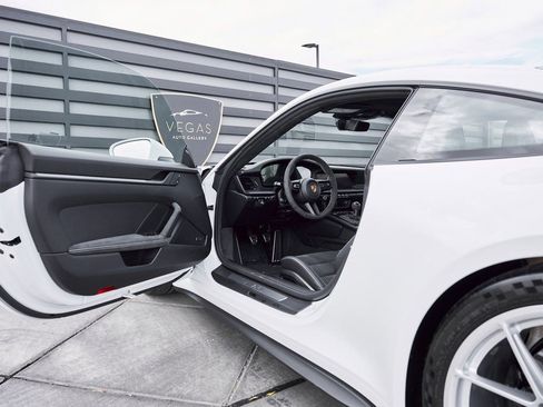 Used 2025 Porsche 911 GT3 w/ Chrono Package image 29